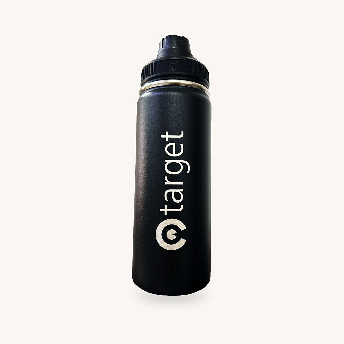 Garrafa térmica preta com o logo target gravado a laser